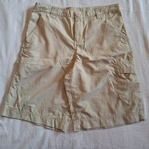 Columbia boys size Medium adjustable waist, 3 pocket shorts, light beige shorts